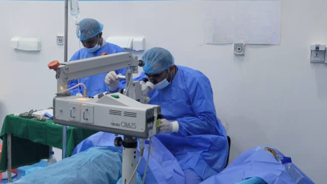إجراء 220 عملية في مخيم طبي جراحة العيون بمديرية وصاب السافل في ذمار