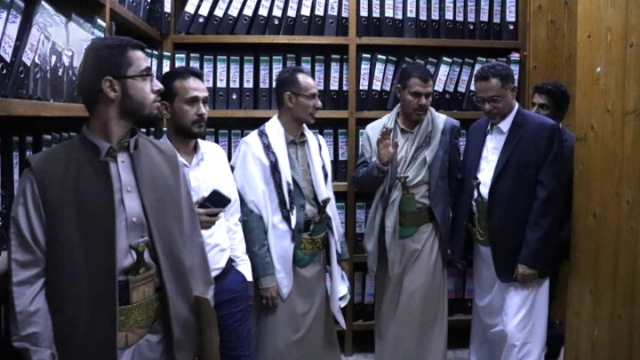 رئيس مصلحة الجمارك يتفقد سير العمل في الأرشفة الإلكترونية