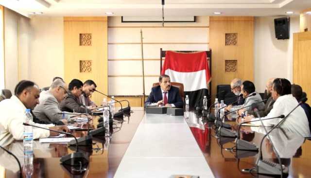 وزير الخارجية يؤكد استقلالية وحيادية الصناديق التنموية والإنسانية