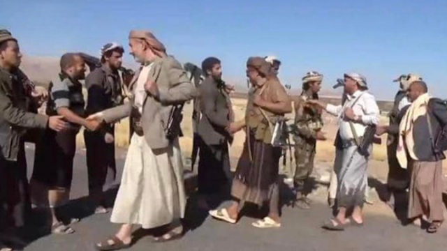 وزير النفط ومحافظ مأرب يطلعان على أحوال المرابطين في عدد من الجبهات بالمحافظة
