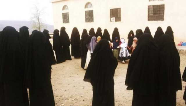 وقفات لحرائر حجة تضامناً مع الشعب الفلسطيني