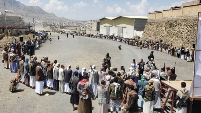 أبناء مديرية شعوب بأمانة العاصمة يعلنون النفير لمواجهة العدوان والبراءة من الخونة والعملاء