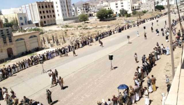 وقفة مسلحة في صنعاء الجديدة دعماً لغزة وتأكيد الجهوزية لمواجهة التصعيد الأمريكي