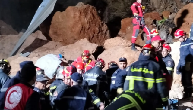 وفاة اربعة من عائلة واحدة جراء انزلاق للتربة في الجزائر