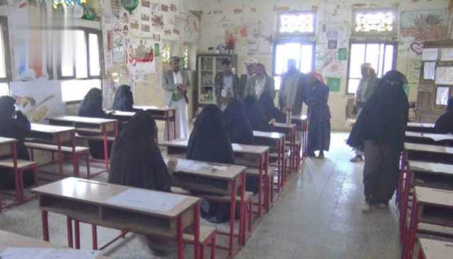 تفقد الدورات الصيفية والاختبارات بمديرية مناخة