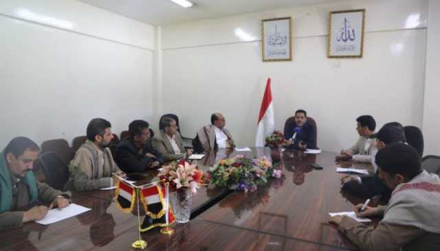 وزير الإعلام يناقش الأداء الإعلامي باللغات الأجنبية في ظل التطورات الراهنة