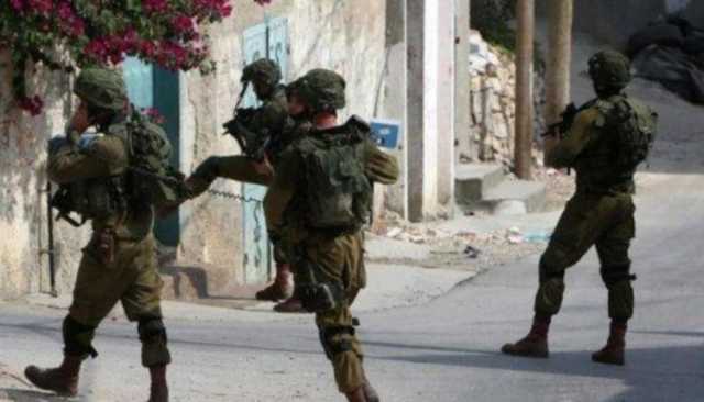 العدو الصهيوني يقتحم عدة بلدات في محافظة الخليل