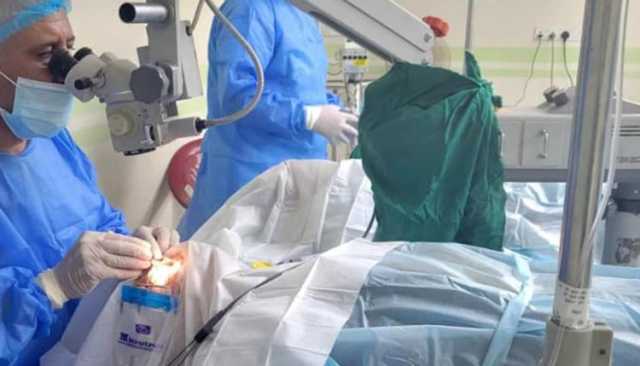 البيضاء.. مخيم مجاني للعيون يجري 279 عملية بمستشفى رداع المركزي