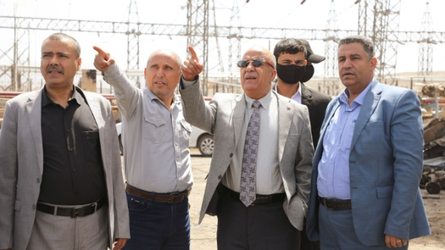 رئيس الوزراء بطلّع على حجم الأضرار في محطتي حزيز وذهبان