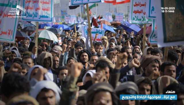 “سوف نواصل سوف نرد.. في يافا ومطار اللد”.. رافعين الرايات وبالقبضات والبنادق هتفت الحشود المليونية في العاصمة صنعاء بهذه الرسائل ليسمعها كل العالم