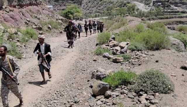 صور| خريجو الدورات العسكرية بجبل الشرق ينظمون مسيرا وتطبيقاً قتالياً