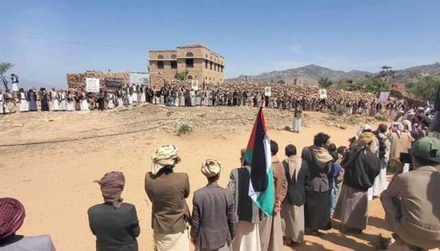 لقاء قبلي في مديرية جبل المحويت يعلن النفير العام لمواجهة العدوان والبراءة من الخونة