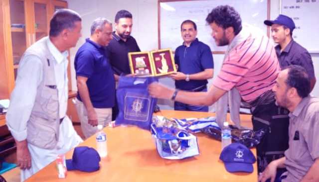تقديراً لصمودهم وثباتهم.. مؤسسة موانئ البحر الأحمر تُكرّم طواقم السفن الراسية بميناء الحديدة