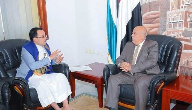 الرهوي يبحث مع وزير المالية مستجدات تنفيذ الآلية المؤقتة لصرف “المرتبات”