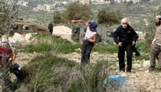 مستوطنون صهاينة يحرقون غرفا زراعية قرب المغيّر شمال شرق رام الله