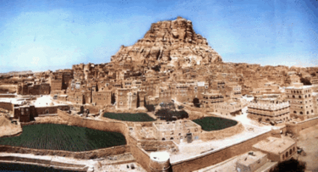 قيادة محافظة عمران تُدين العدوان الصهيوني على مصنع الاسمنت