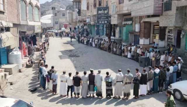 تعز : وقفات قبلية مسلّحة تعلن النفير العام وتتبرأ من الخونة وتتوعد العدو