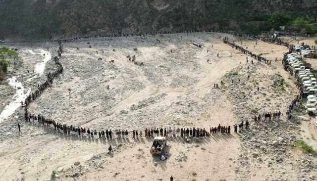قبائل بني العوام بحجة تُسقط الحماية القبلية عن الخونة وتؤكد الجهوزية للمعركة مع العدو