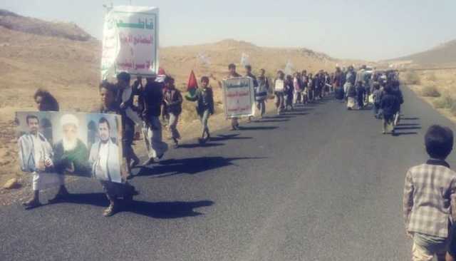 مسيرة راجلة لطلاب المدارس الصيفية في خولان بصنعاء تضامناً مع غزة