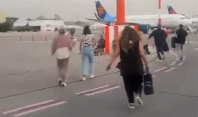 بالفيديو ـ مشاهد توثق لحظات فرار المستوطنين في يافا المحتلة “تل أبيب” باتجاه الملاجئ، بعد إطلاق صاروخ من اليمن