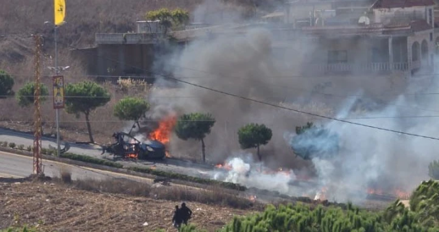 شهيد بغارة إسرائيلية استهدفت سيارة في بنت جبيل