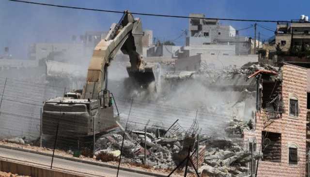 العدو تصعد من عمليات هدم المنازل والمنشآت الفلسطينية بالضفة والقدس المحتلتين