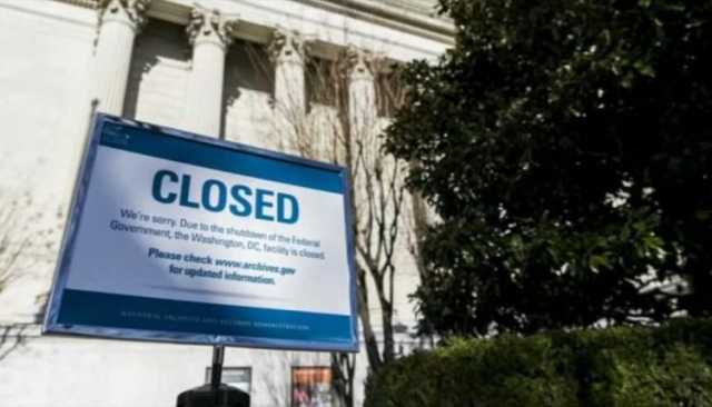 خطر الإغلاق الحكومي في أمريكا يمتد إلى “الحيوانات الأليفة”: أزمة غذاء وارتفاع حالات التخلي عنها