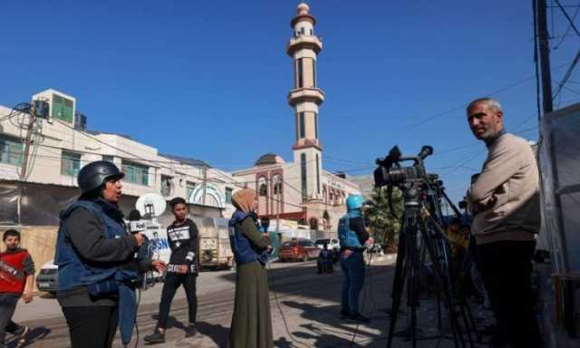 الغارديان: إحباط وسط الإعلام الدولي لعدم قدرته على تغطية حرب غزة مباشرة من الميدان
