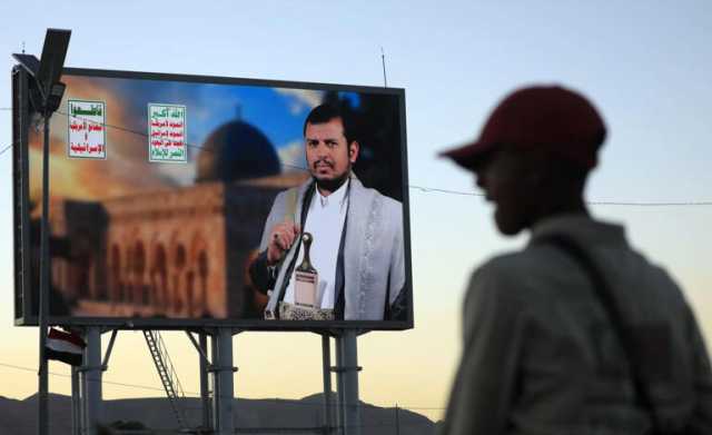 زعيم الحوثيين يهاجم القوات السورية وعمليتها في الساحل