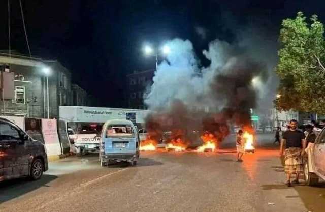 حضرموت…مظاهرات غاضبة في المكلا جراء تردي خدمة الكهرباء