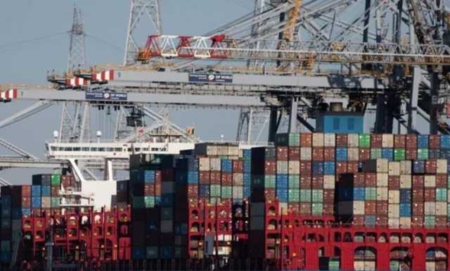 الرسوم الجمركية الأمريكية تدخل حيز التنفيذ على 57 دولة