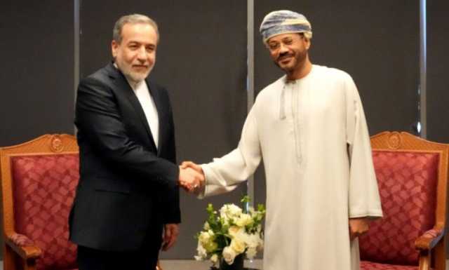 عراقجي يسلم مواقف إيران لنظيره العُماني لنقلها إلى فريق المفاوضات الأمريكي في مسقط