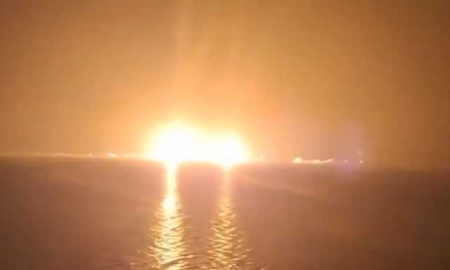 إعلام الحوثيين: 17 قتيلاً بغارات على ميناء نفطي غربي اليمن