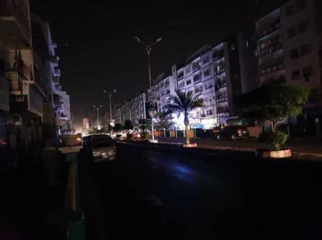 أزمة كهرباء حادة تعصف بعدن بعد انهيار المنظومة بالكامل