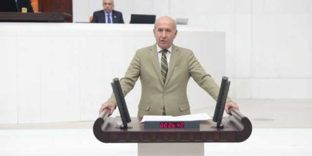 برلماني كردي يثير غضبًا بسبب حديثه باللغة السريانية