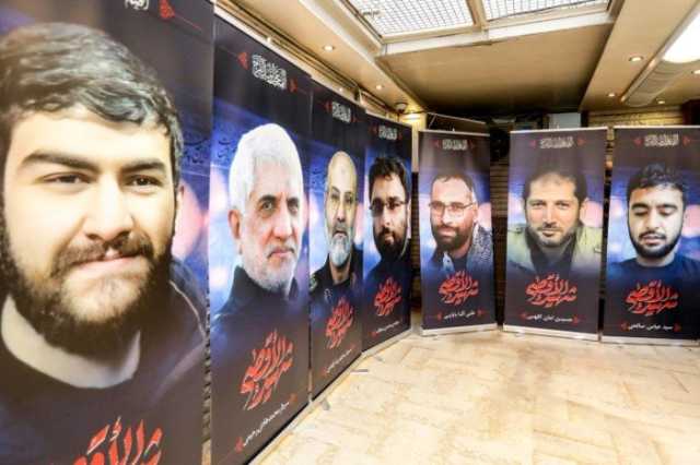جثامين أعضاء الحرس الثوري الذين سقطوا بهجوم على القنصلية في سوريا تصل إيران