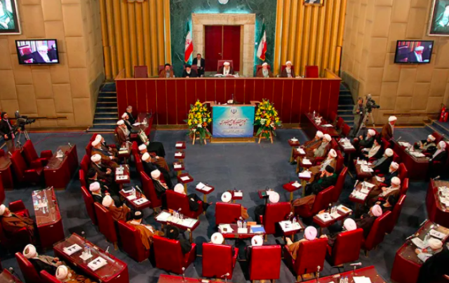 إيران تبدأ حملة انتخاب مجلس الخبراء