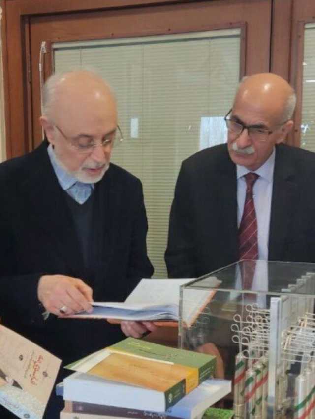 في حضرة العلماء