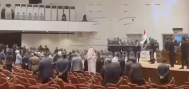 أقل من نصف ساعة.. البرلمان العراقي يسجّل أقصر جلسة مشبعة بالصراخ