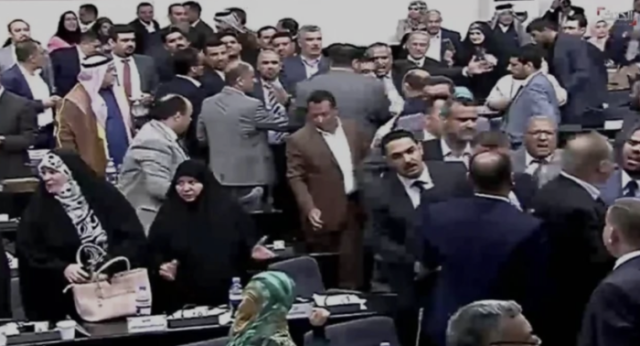 البرلمان في زمن اللكمات: حين تتكلم الأيدي وتسكت القوانين