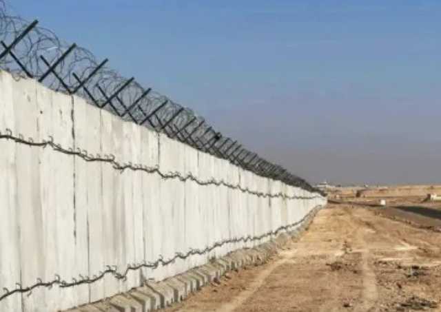 العراق يبني حصناً خرسانياً عملاقاً على حدود سوريا