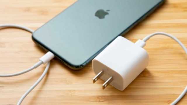 آبل قد تودع منفذ الشحن وتستبدله بمنفذ USB-C الموحد
