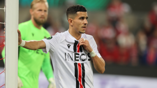 نيس يوقف لاعب جزائري بسبب مزاعم حول منشور معاد للسامية