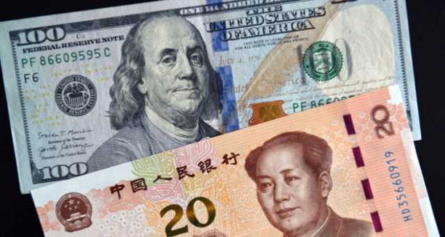 اليوان الصيني عند أدنى مستوى أمام الدولار في 16 عاما