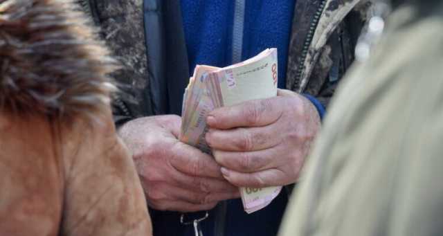 أوكرانيا.. نحو مليوني موظف حكومي يعيشون خطر عدم استلام رواتبهم