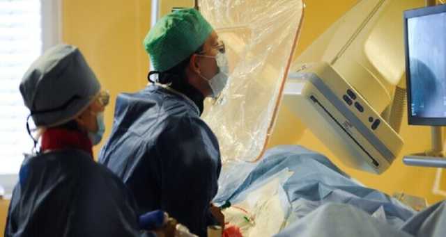 متخصصون روس يطورون أداة جراحية لإنجاز جراحة الغدة الدرقية بوقت قياسي