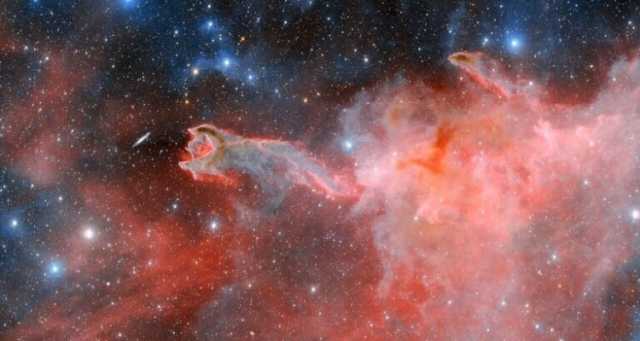 علماء الفلك يرصدون “يد الله” داخل درب التبانة