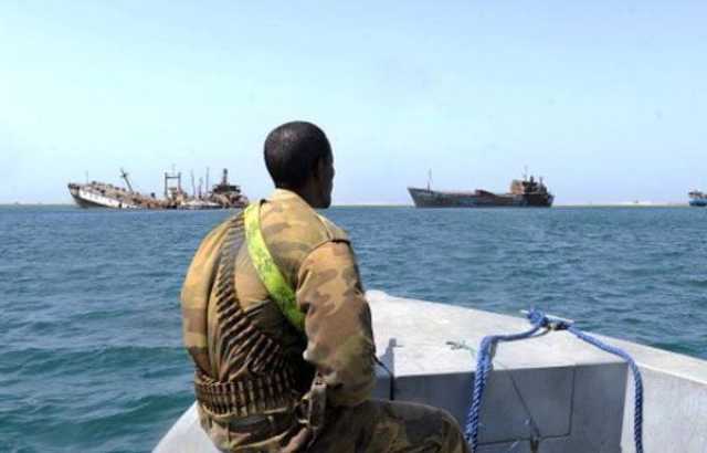 قراصنة يهاجمون سفينة يونانية قبالة السواحل الصومالية