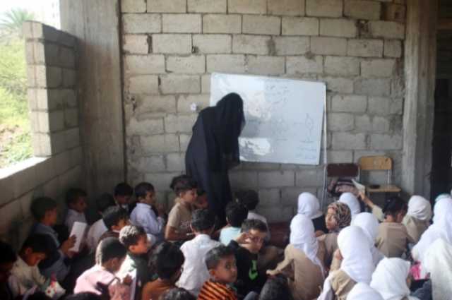 شبكة حقوقية تدين الإنتهاكات الحوثية بحق المعلمين وتطالب بصرف مرتباتهم