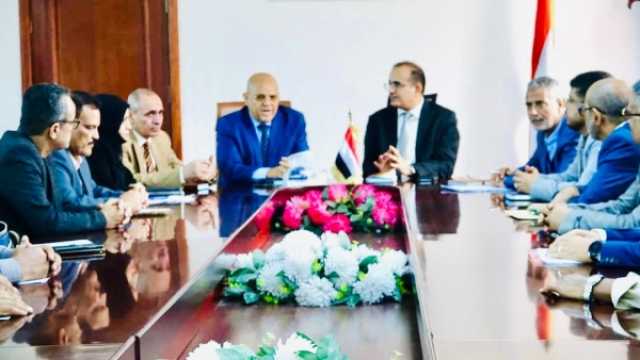 وزير الصحة يوجه إدارة الصحة بتعز بضبط أداء المستشفيات ومواجهة الأوبئة